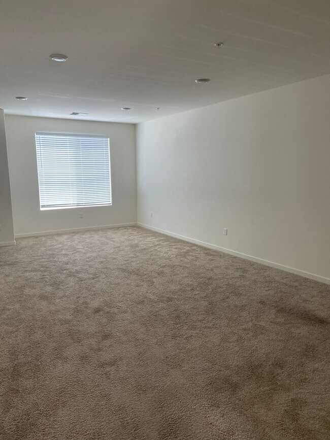 Building Photo - 505 Logan Jacob Ln