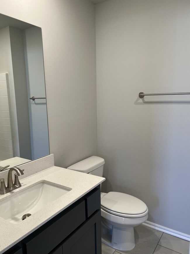 Building Photo - 1313 Sycamore Cir