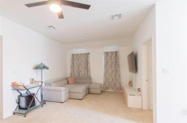 Building Photo - 1404 Aquilla Dr