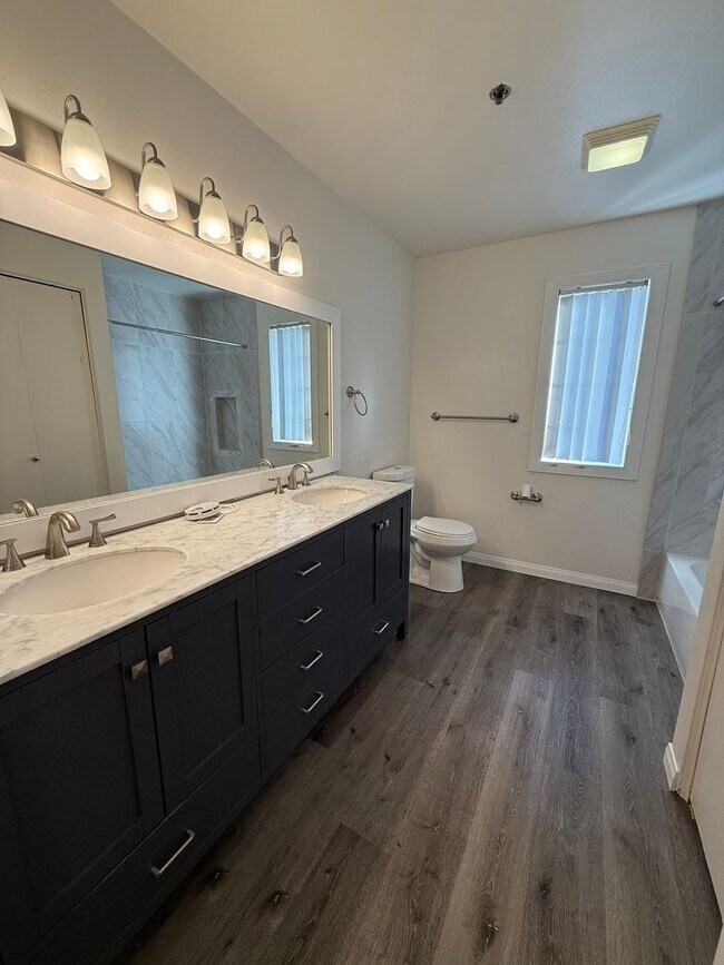 Building Photo - Cute and Cozy 2Br/2Ba second floor Condo in The Summit