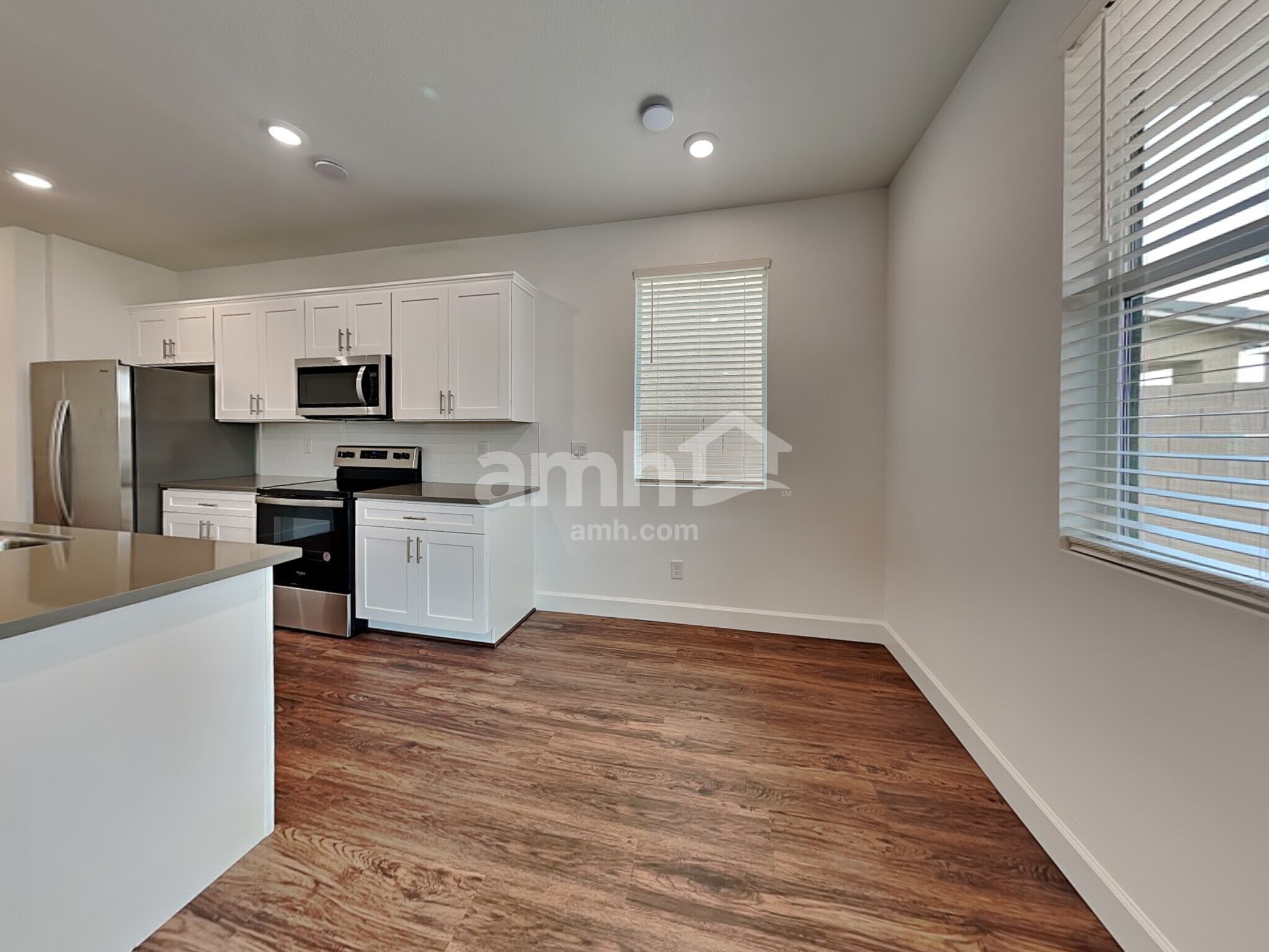 Building Photo - 9128 Ribbon Mdw Ct
