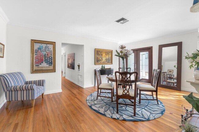 Building Photo - 2317 NE 12th St