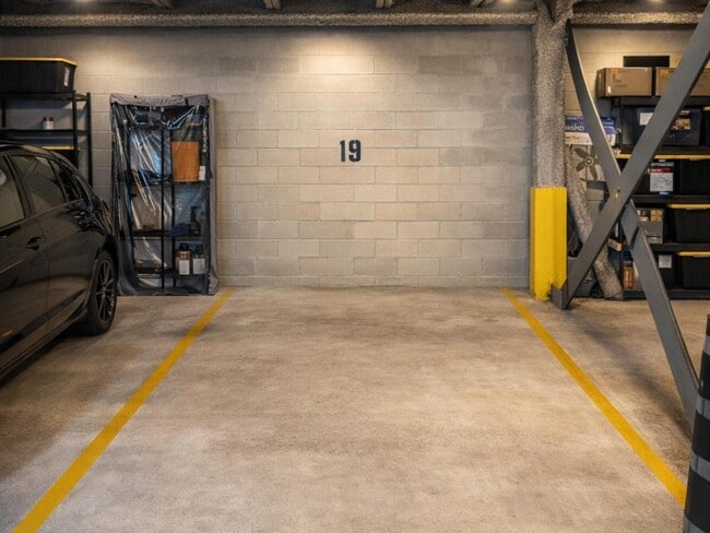 Building Photo - 605 New York Ave