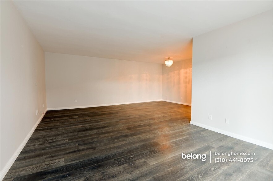 Building Photo - 2223 S Bentley Ave