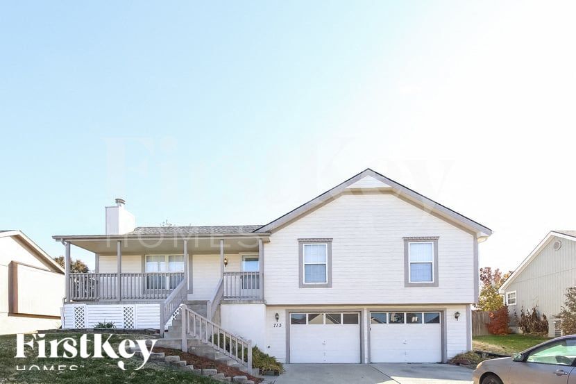 Building Photo - 713 Canter St