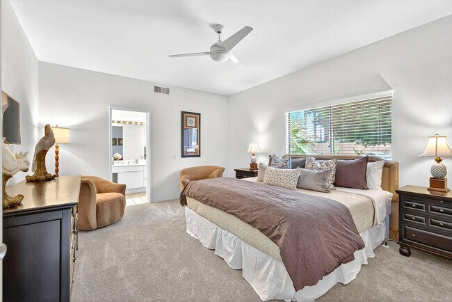 Building Photo - 55105 Oak-Hill