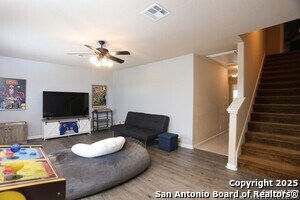 Building Photo - 611 Oxalis