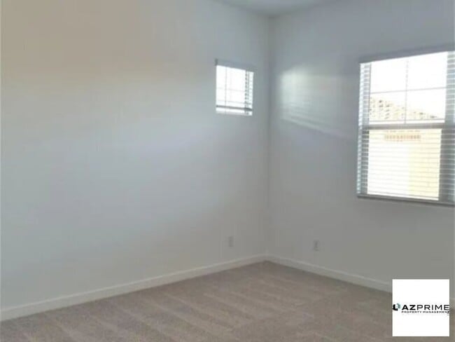 Building Photo - Ready to move in house