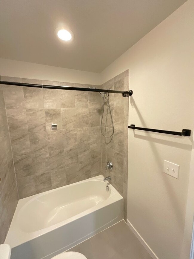 Building Photo - 4 Bedroom Home Available Near E Woodmen Rd & Rangewood Dr!