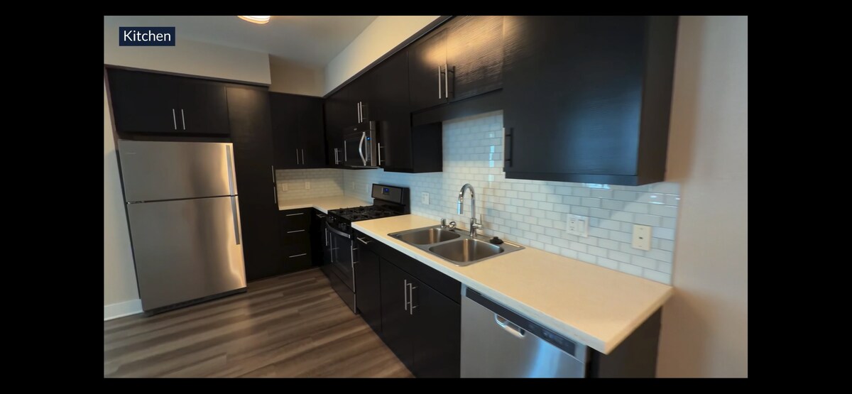 Building Photo - 7421 Edinger Ave