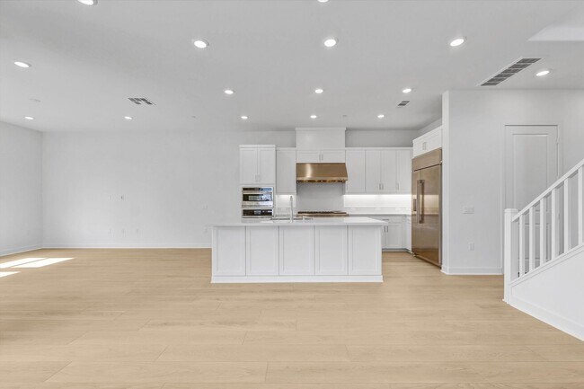 Building Photo - 1285 Hollyleaf Ter