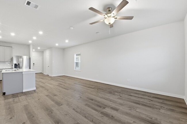 Building Photo - 4011 Ancient Honor Dr