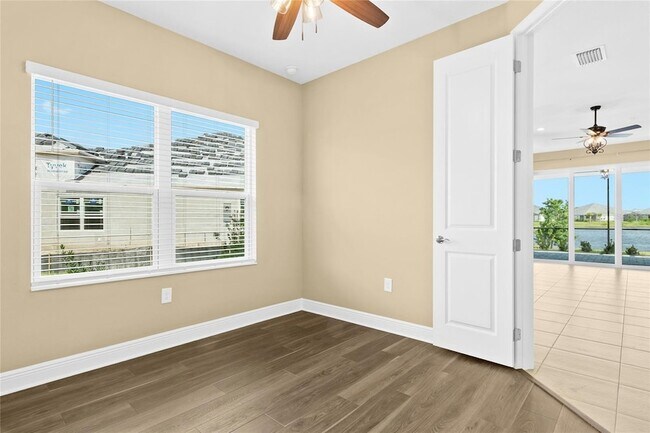 Building Photo - 10112 Lake Wales Cir