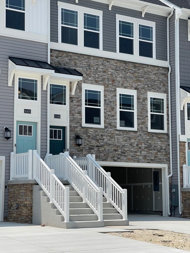 Building Photo - 35398 Wright Way