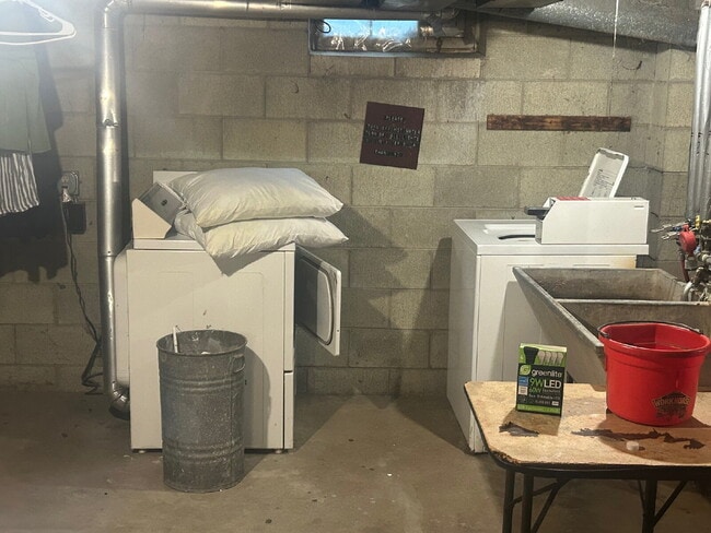 Building Photo - Two bedroom upper in Story Hill available ...