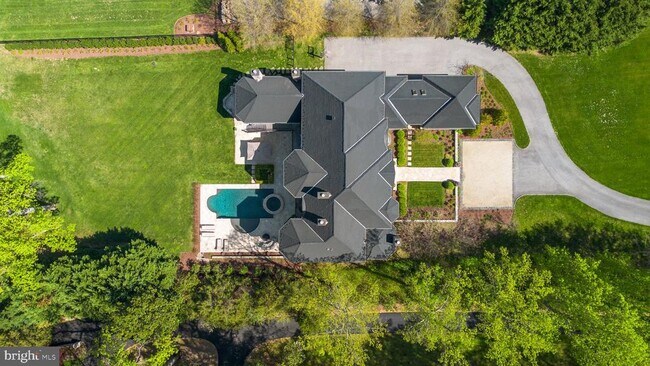 Building Photo - 840 Childs Point Rd