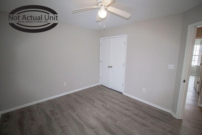 Building Photo - 1427 Greensboro Dr