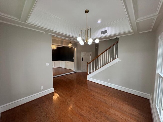 Building Photo - 1204 W 39th St