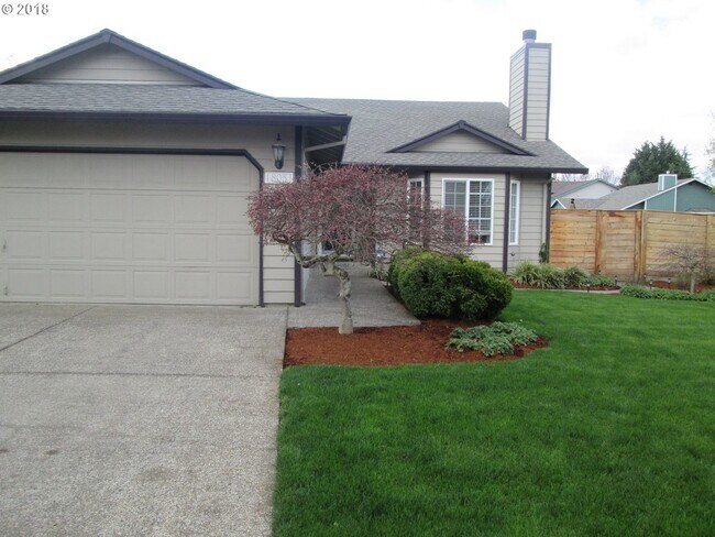 Building Photo - 805 SE 71st Ave