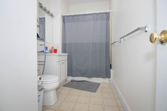 Building Photo - WOW!!  NO FEE!!!   BRIGHTON CENTER 3 BED/2.5 BATH WITH PARKING INCLUDED FOR JUNE 1ST!!