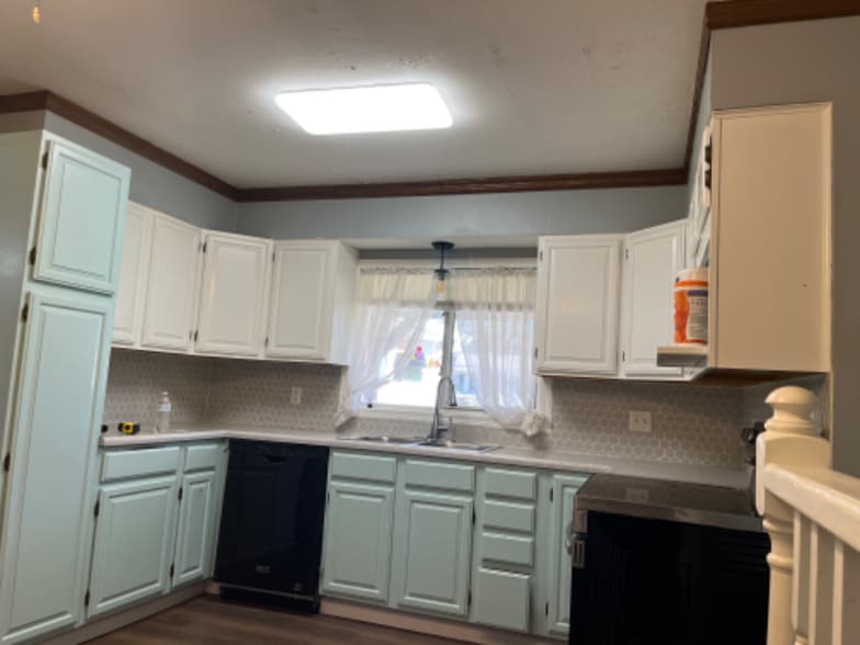 Building Photo - 609 Edgewood Dr