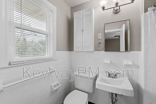 Building Photo - 1823 Pisgah Rd