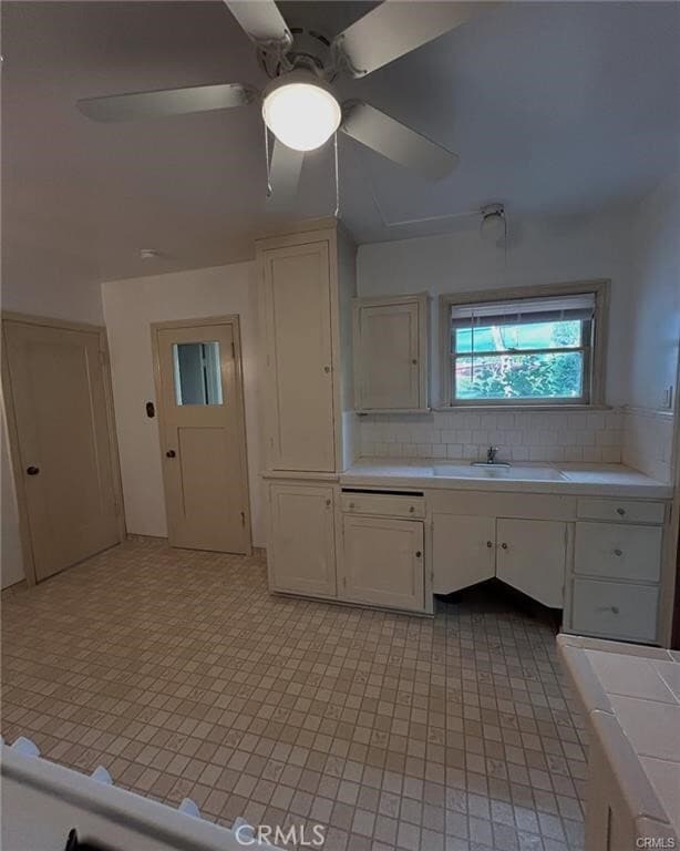 Building Photo - 1457 N Kenmore Ave