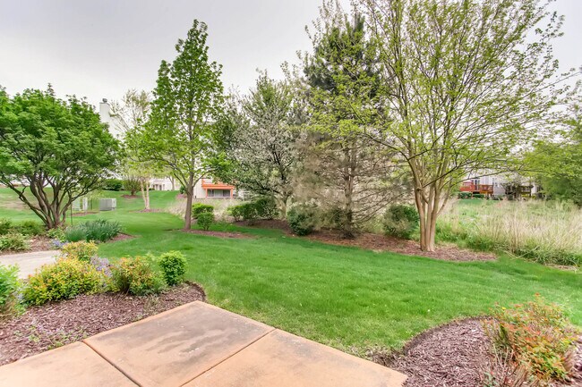 Building Photo - 961 Genesee Ct