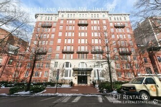 Building Photo - Logan Circle One Bedroom With Private Balc...