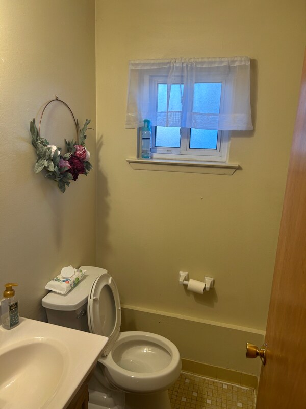 Building Photo - 14355 Trenton Rd