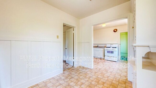 Building Photo - 537 Humboldt St