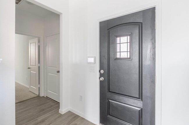 Building Photo - 1052 Greenshank Dr