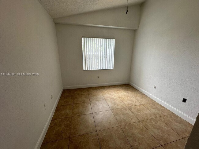 Building Photo - 2881 N Oakland Forest Dr