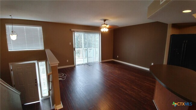 Building Photo - 112 Rush Haven AB