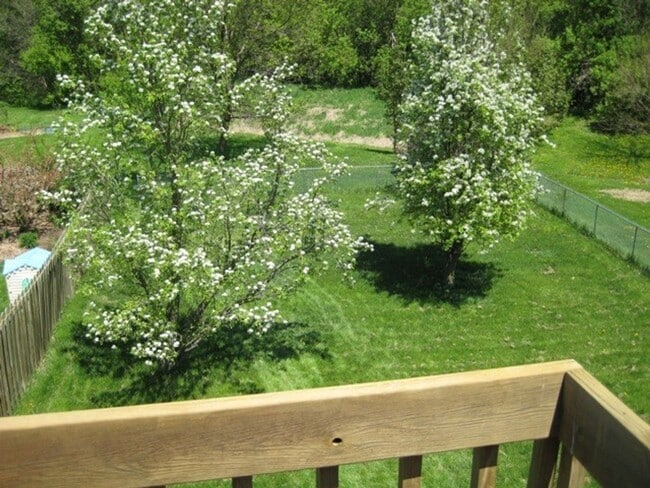 Building Photo - 2132 Plaen View Dr