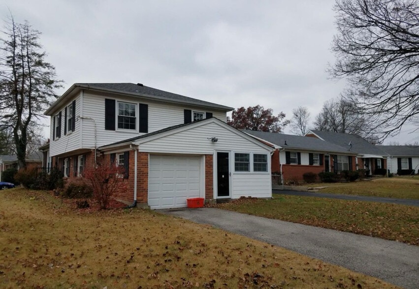 Building Photo - 2909 Thistlewood Dr