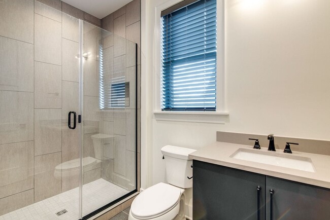 Building Photo - Like New 4 Bedroom Luxury Home in Franklin TN