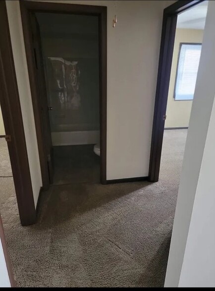 Hallway - 645 Pasadena Ave