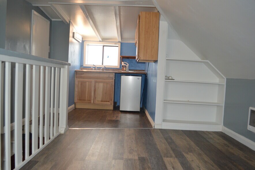 Building Photo - 430 S Holladay Dr