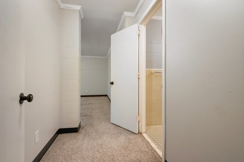 Building Photo - 2209 Morehead Ave