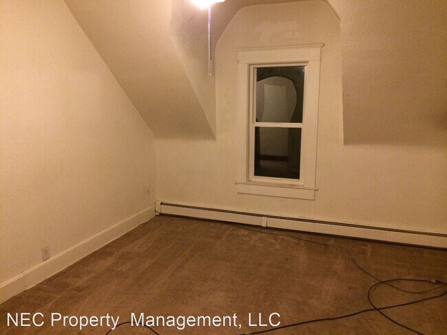 Building Photo - 4 br, 2 bath House - 513 N. 5th St.