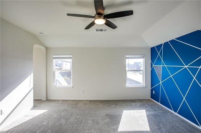 Building Photo - 545 Ayinger Ln
