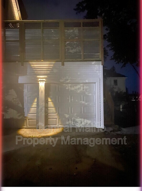 Building Photo - 98 High St