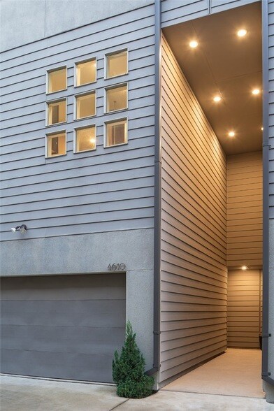 Building Photo - 4610 Steel St