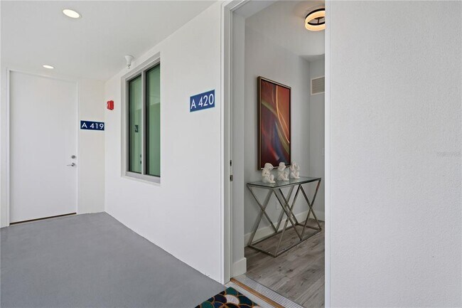Building Photo - 1709 N Tamiami Trl