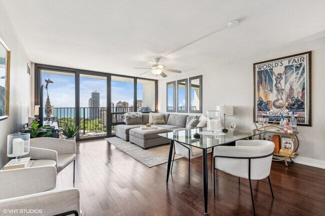 Building Photo - 1636 N Wells St