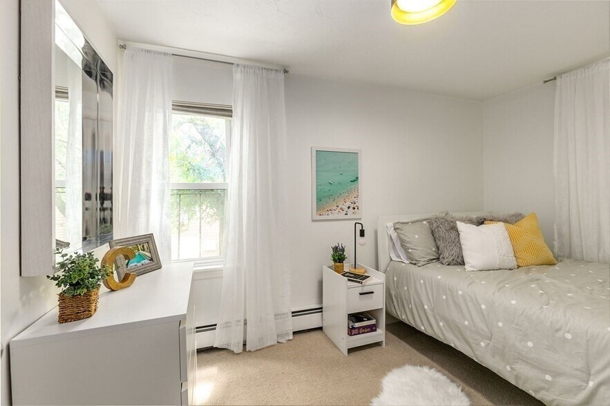 Building Photo - 95 2nd St