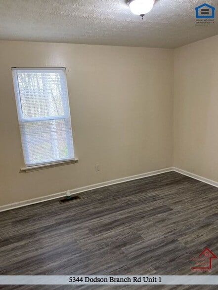 Building Photo - 5344 Dodson Branch Rd