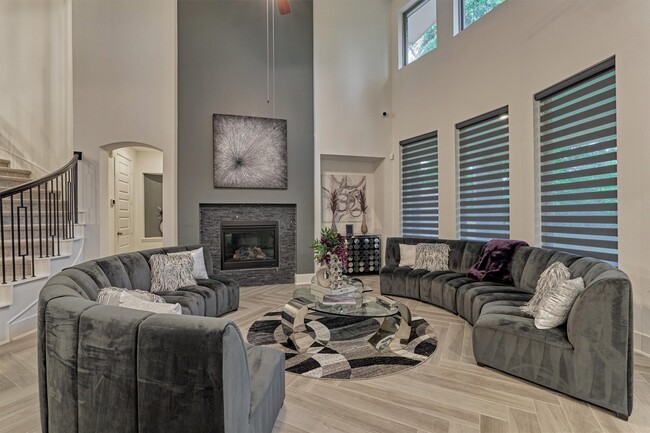 Building Photo - 407 Tulip Tree Ct