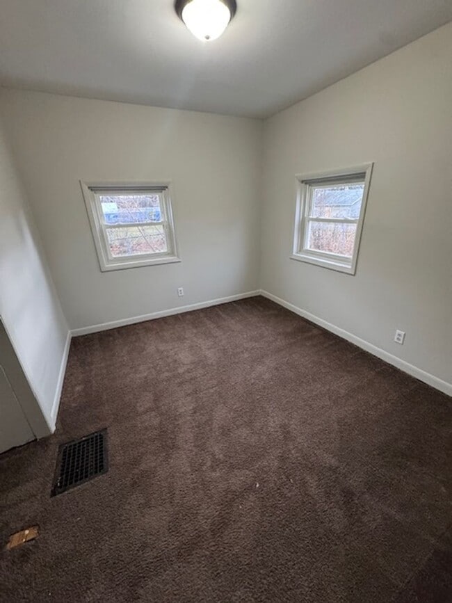 Building Photo - 1408 Eckart St